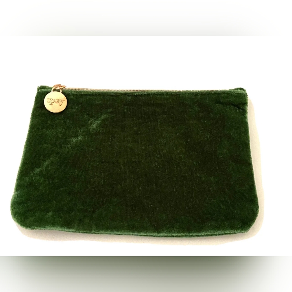 November 2021 Ipsy Glam Makeup Bag,